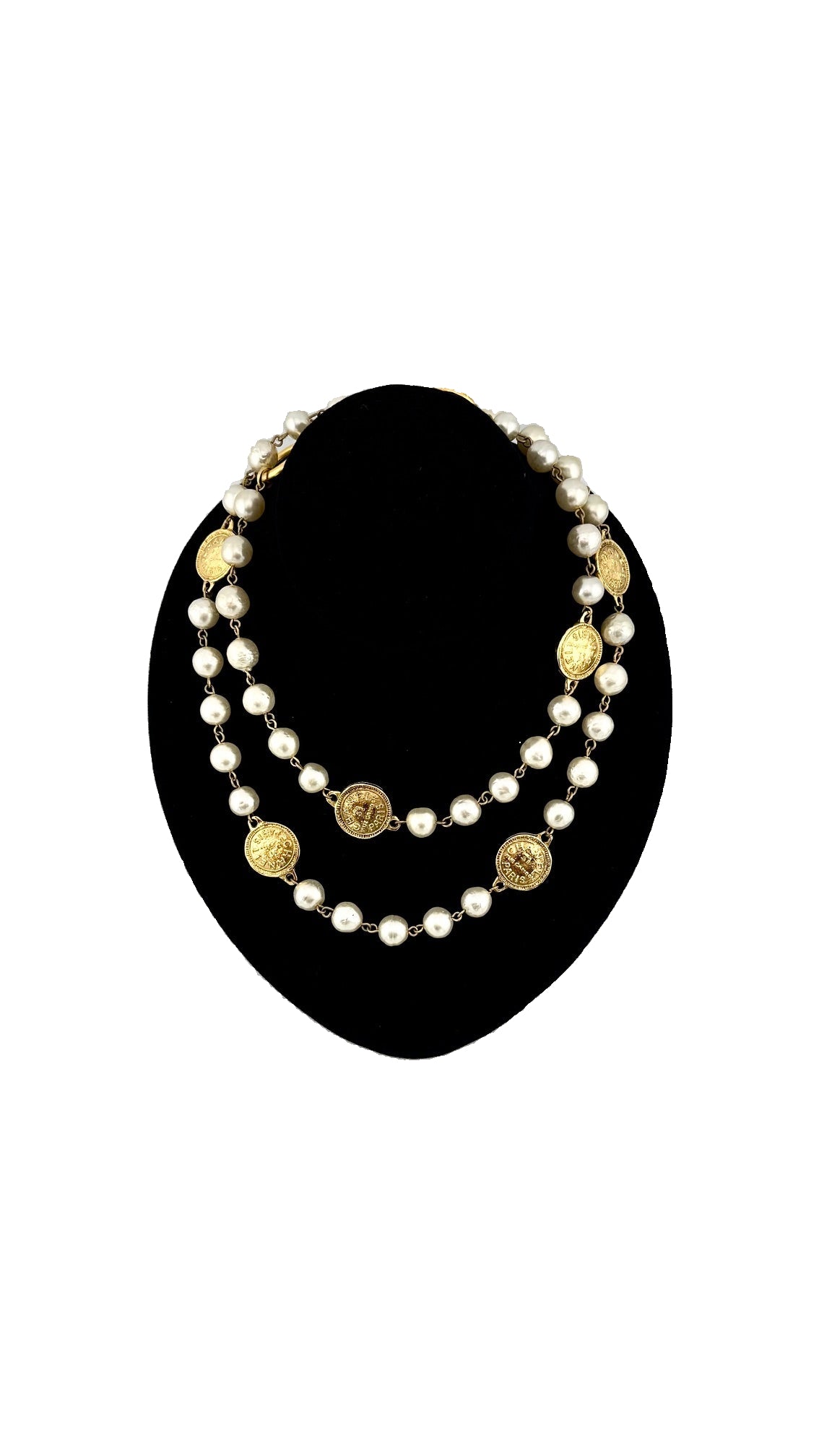 Chanel - Vintage Metal & Imitation Pear 31 Rue Cambon Paris Medallion