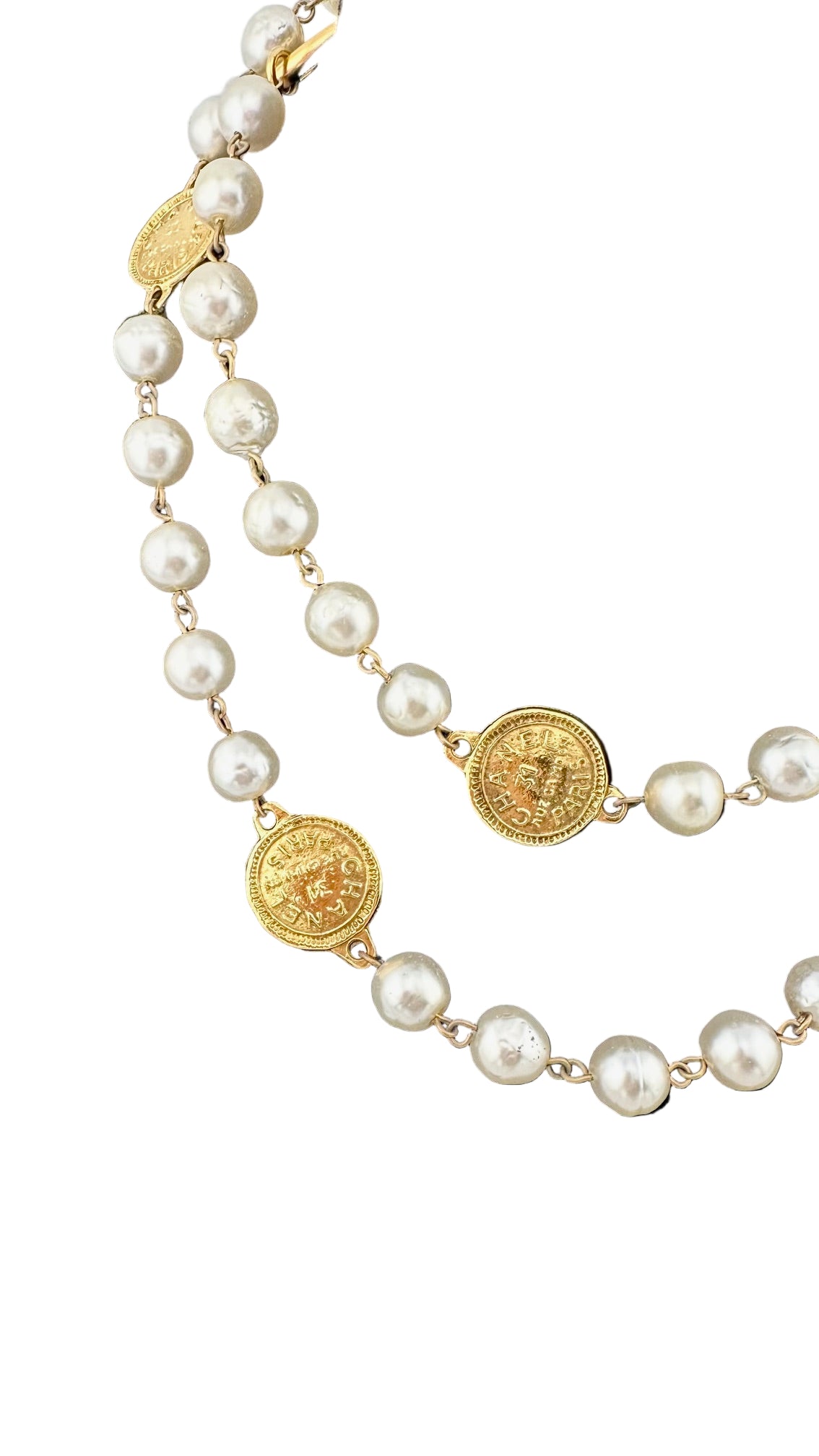 Chanel - Vintage Metal & Imitation Pear 31 Rue Cambon Paris Medallion