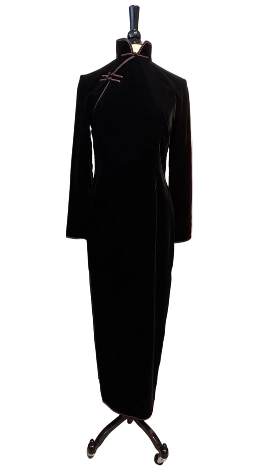Shanghai Tang - Vintage Black Velvet Long Sleeve Red Line Dress - Small