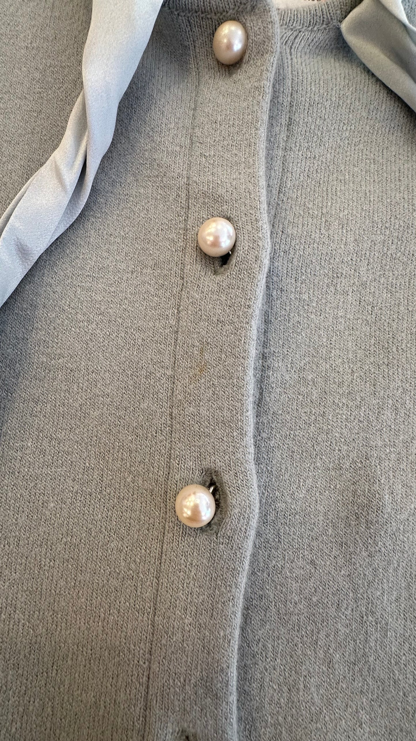 DOLCE & GABBANA - Seafoam Green Tie Pearl Button Cardigan - 44