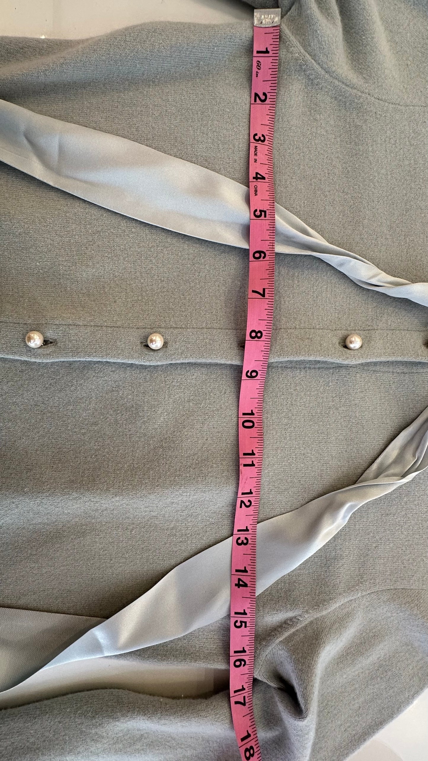 DOLCE & GABBANA - Seafoam Green Tie Pearl Button Cardigan - 44