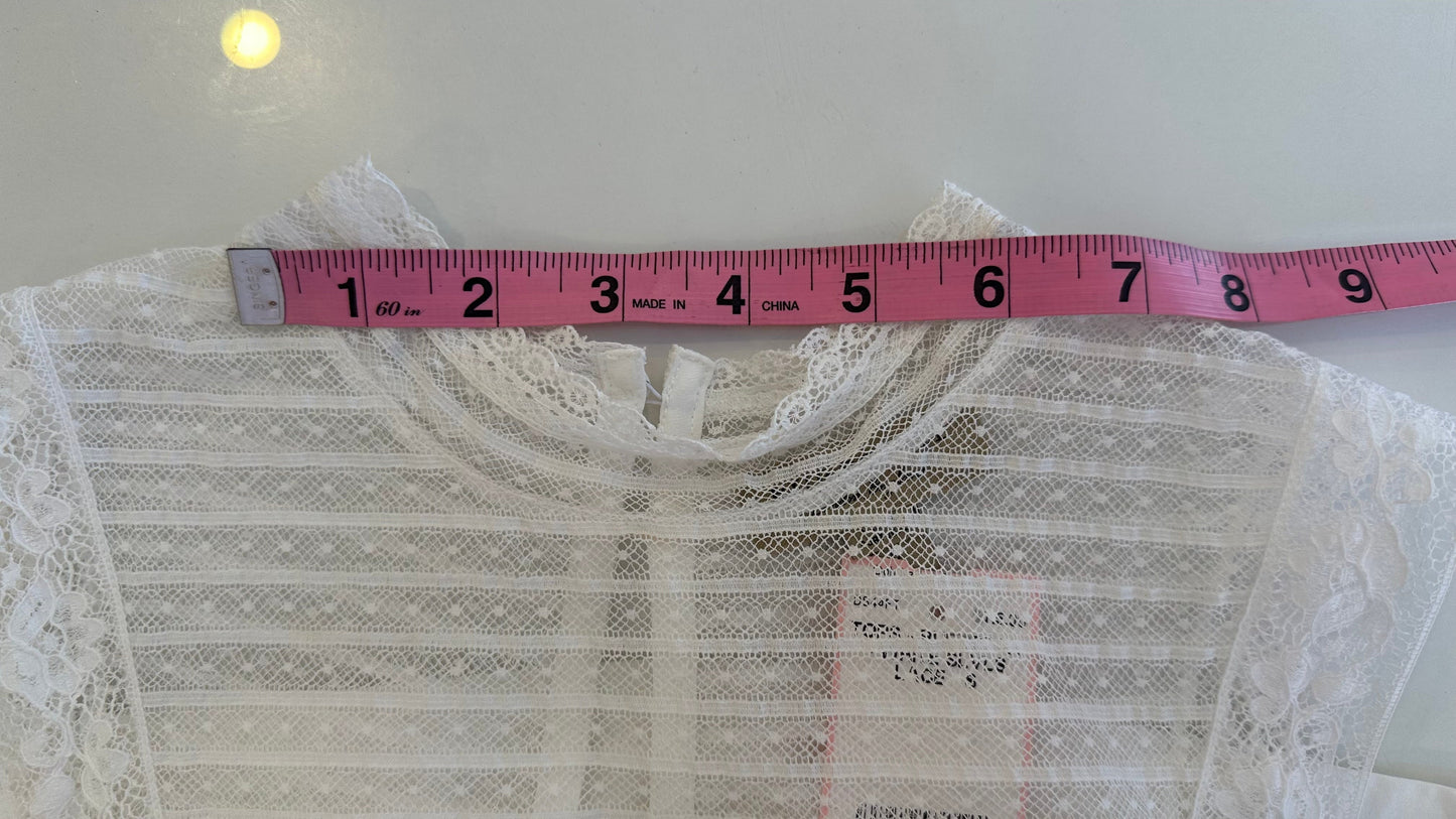 Burberry - White Lace Sleeveless Top - Small